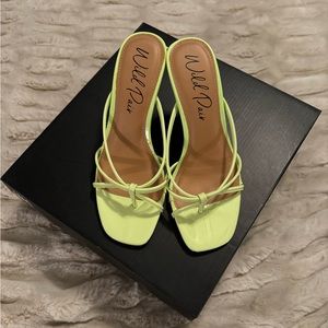 **BRAND NEW, no box,no tags. Never Been Worn! Women's Lola Slip-On Thong Sandal.